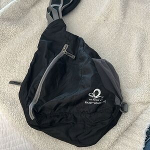 Waterfly Classic UltraLight Crossbody Bag black